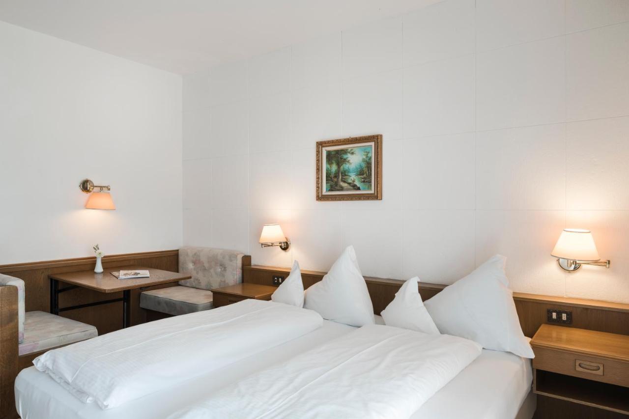 Pension Zum Burggraefler เชนนา ภายนอก รูปภาพ